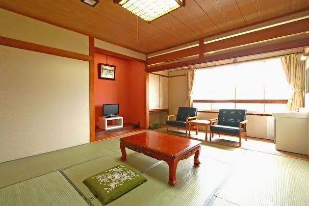 Traditional Oda, Dağ Manzaralı (Japanese Style with Mt. Fuji View)