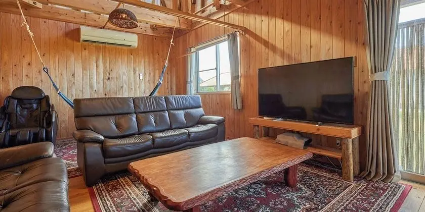 Ev (Private Vacation, AGARUN)