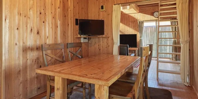 Ev (Private Vacation, AGARUN)