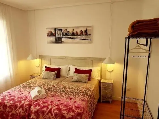 İki Ayrı Yataklı Oda, Ortak Banyo