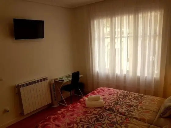 İki Ayrı Yataklı Oda, Ortak Banyo