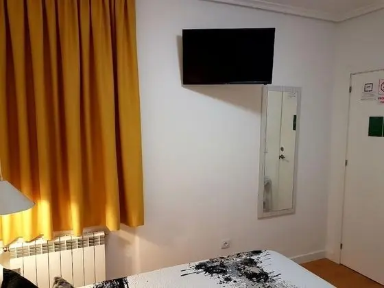 Tek Büyük Yataklı Oda, Ortak Banyo