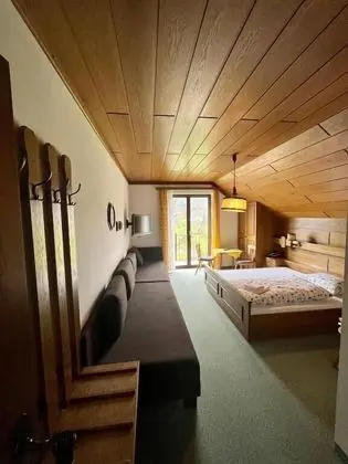 Business Tek Büyük Yataklı Oda