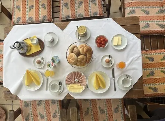 Classic Üç Kişilik Oda