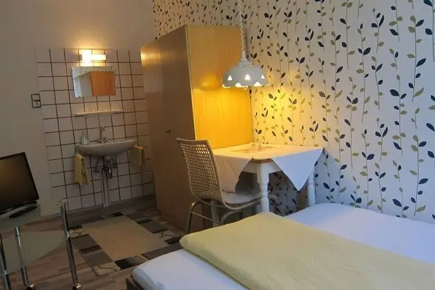 Tek Kişilik Oda, Ortak Banyo