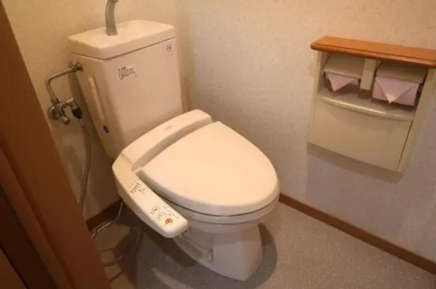 Dört Kişilik Oda, Sigara İçilmez (with Toilet)