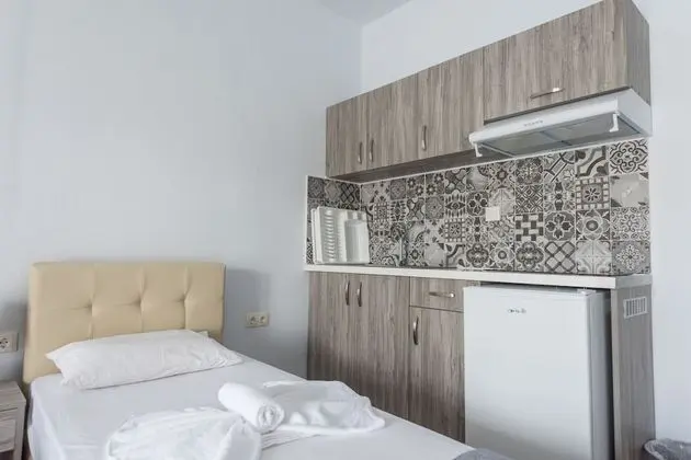 Üç Kişilik Oda, Havuz Manzaralı