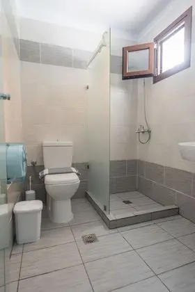 Üç Kişilik Oda, Havuz Manzaralı