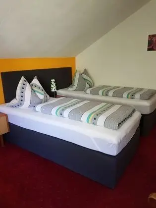 Basic İki Ayrı Yataklı Oda, Ortak Banyo