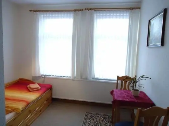 Tek Kişilik Oda, 1 Tek Kişilik Yatak, Sigara İçilmez