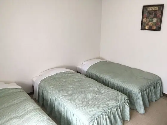 Üç Kişilik Oda (shared bathroom)