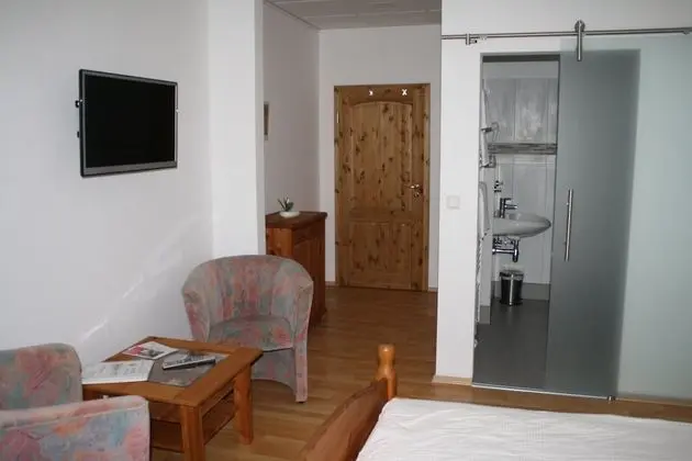 Traditional Tek Büyük Yataklı Oda