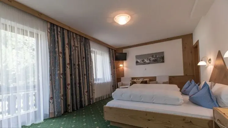 Basic Tek Büyük Yataklı Oda