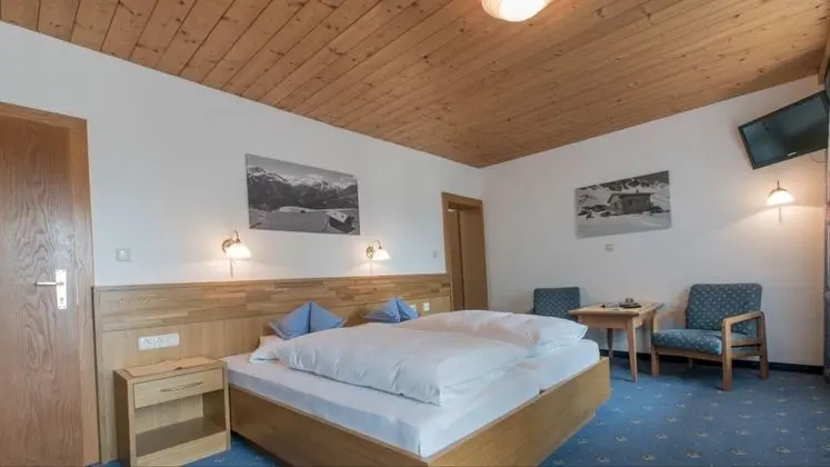 Basic Tek Büyük Yataklı Oda