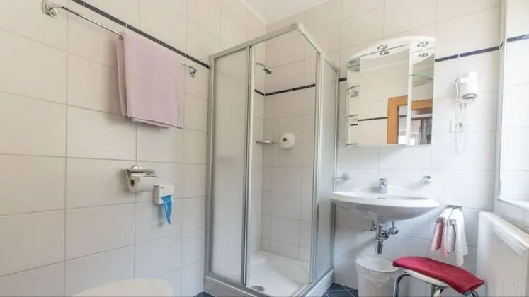 Basic Tek Büyük Yataklı Oda