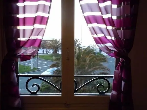 Tek Büyük Yataklı Oda, Ortak Banyo