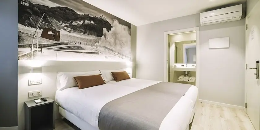 Üç Kişilik Oda (Interior)