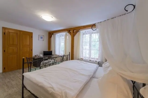 Classic Tek Büyük Yataklı Oda