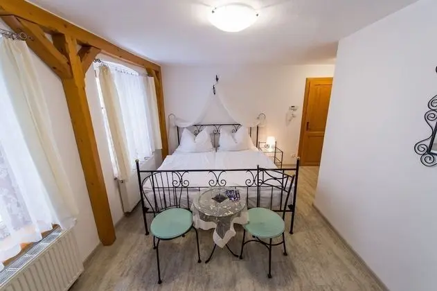 Classic Tek Büyük Yataklı Oda