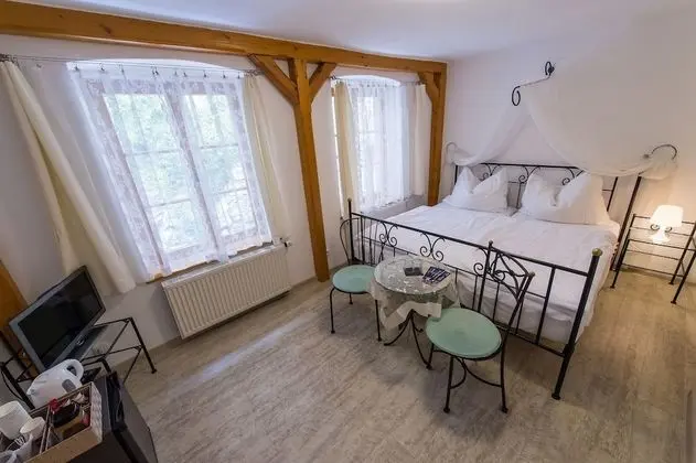 Classic Tek Büyük Yataklı Oda