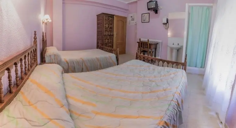 Üç Kişilik Oda, Ortak Banyo