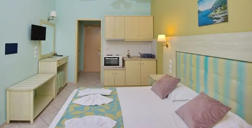 Stüdyo, Bahçe Manzaralı