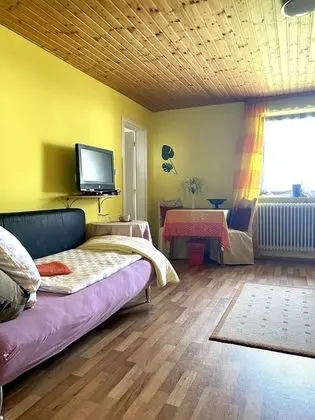 Deluxe Üç Kişilik Oda (2)