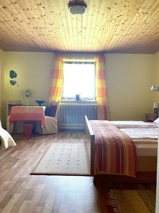 Deluxe Üç Kişilik Oda (2)