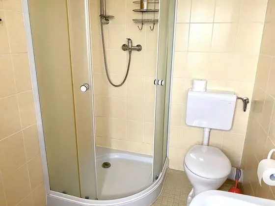 Deluxe Üç Kişilik Oda (2)