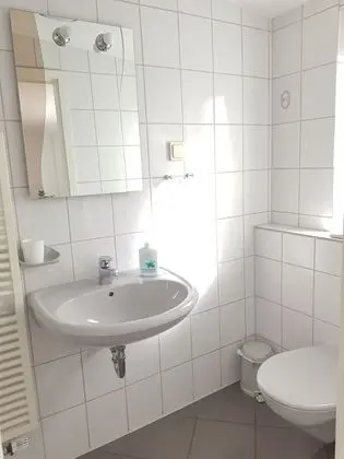 Tek Büyük veya İki Ayrı Yataklı Oda, Küçük Mutfak