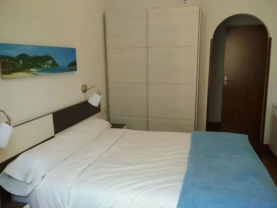 Tek Büyük Yataklı Oda (Contxa)