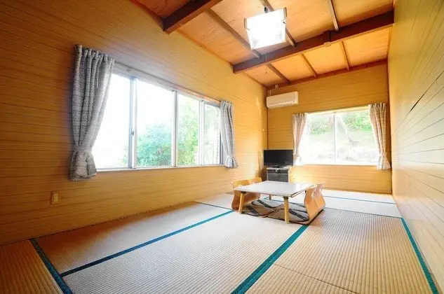 Traditional Üç Kişilik Oda, Ortak Banyo (Japanese Style)