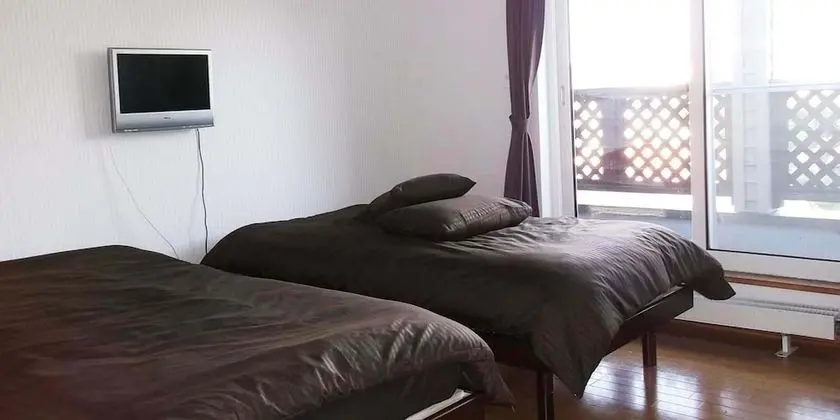 Ev, Sigara İçilmez (Private Vacation, 11~14 Guests)