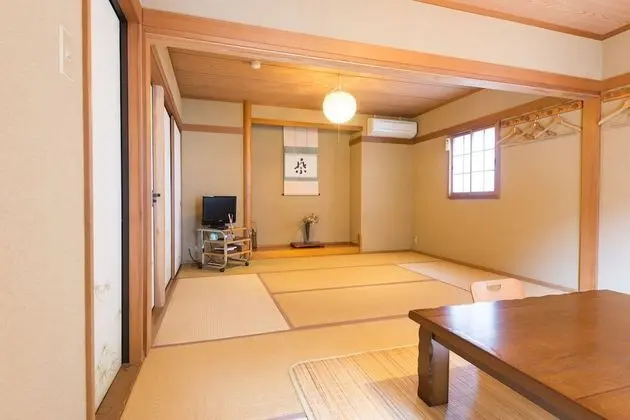 Traditional Oda