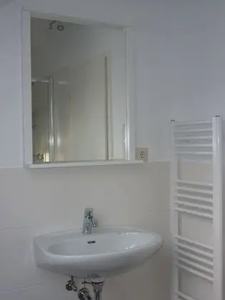 Tek Büyük Yataklı Oda, Ortak Banyo