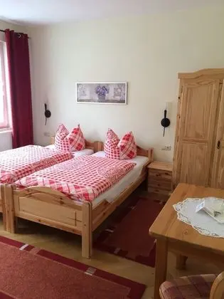 Tek Büyük veya İki Ayrı Yataklı Oda