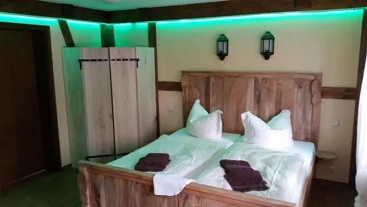 Basic Tek Büyük Yataklı Oda, 1 Büyük (Queen) Boy Yatak