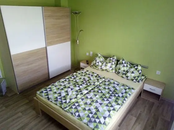 Standard Tek Büyük Yataklı Oda, Ortak Banyo (1. OG)