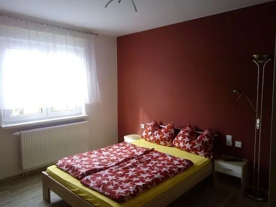 Standard Tek Büyük Yataklı Oda, Ortak Banyo (1. OG)