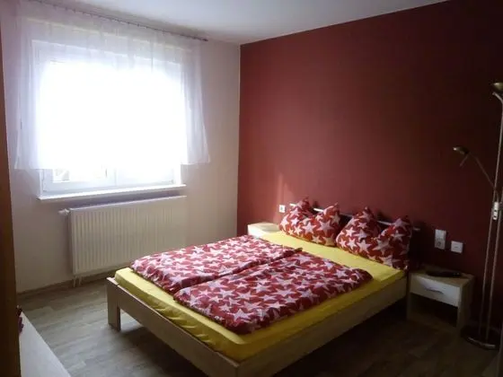 Standard Tek Büyük Yataklı Oda, Ortak Banyo (1. OG)