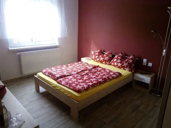 Standard Tek Büyük Yataklı Oda, Ortak Banyo (1. OG)