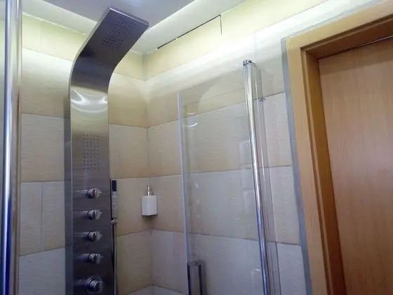 Standard Tek Büyük Yataklı Oda, Ortak Banyo (1. OG)