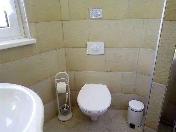 Standard Tek Büyük Yataklı Oda, Ortak Banyo (1. OG)