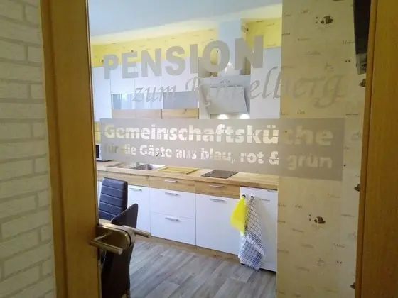 Standard Tek Büyük Yataklı Oda, Ortak Banyo (1. OG)