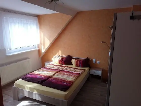 Tek Büyük Yataklı Oda, Ortak Banyo (2. OG)