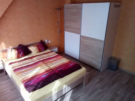 Tek Büyük Yataklı Oda, Ortak Banyo (2. OG)
