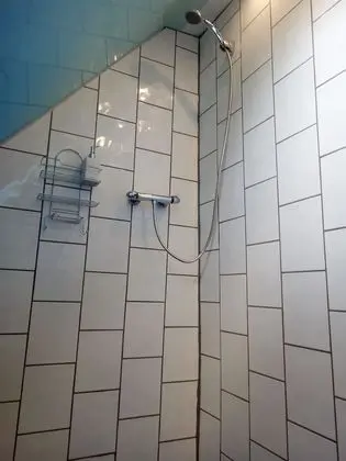 Tek Büyük Yataklı Oda, Ortak Banyo (2. OG)