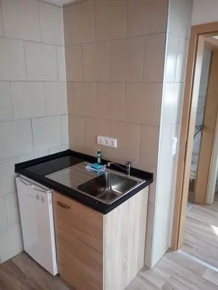 Tek Büyük Yataklı Oda, Ortak Banyo (2. OG)