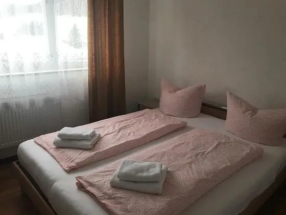 Basic İki Ayrı Yataklı Oda, Ortak Banyo (3)