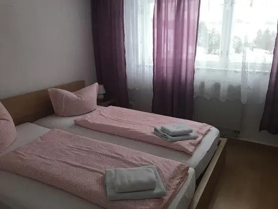 Basic İki Ayrı Yataklı Oda, Ortak Banyo (3)